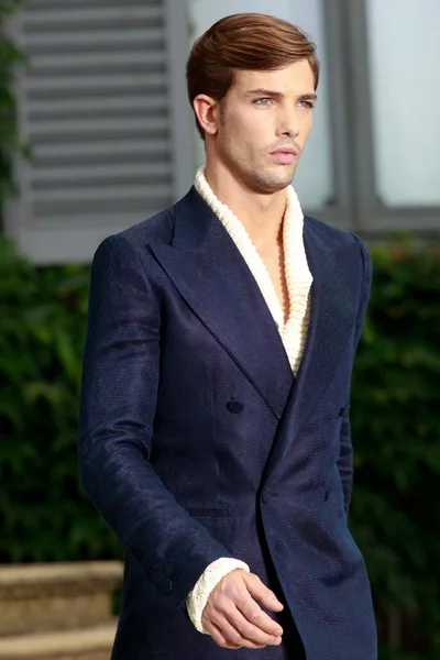 Look 2